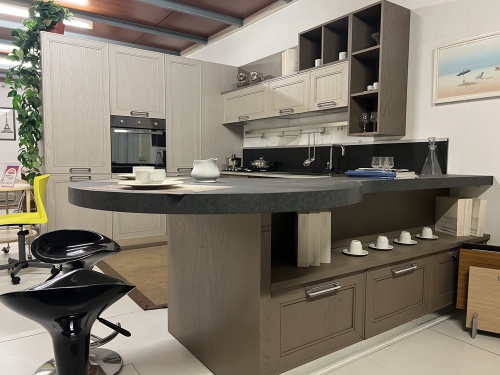 maxim euro con penisola euro 6.000,00 (completa di elettrodomestici)