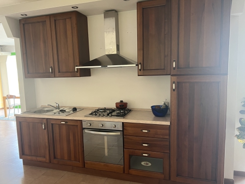 cucina modello alba colore noce euro 2.090,00 (completa di elettrodomestici)