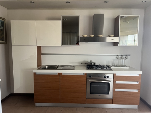 Venere teak +Melissa bianco lucido EURO 1.8000,00 (completa di elettrodomestici)