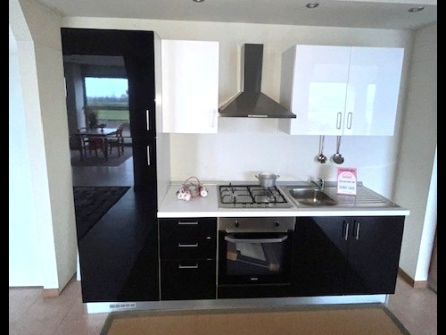 cucina modello diana colore bianco + nero lucido euro 1.665,00 (compresa di elettrodomestici)