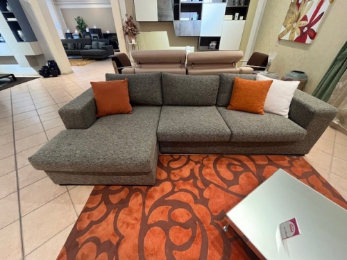 DIVANO MODELLO CHICAGO L. 2.70 EURO 1.000,00
