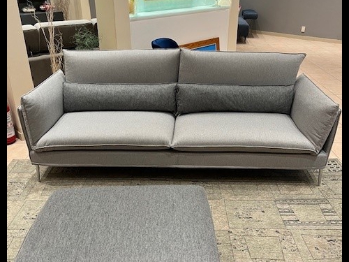 DIVANO NATALIE CON POUF EURO 1.550,00