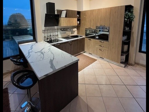 cucina modello valentina colore rovere-rovere moro euro 6.700,00 (compresa di elettrodomestici+cantinetta)