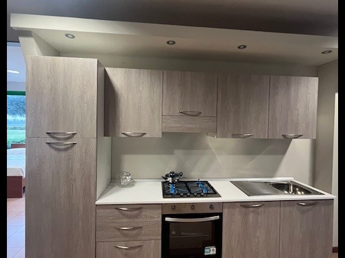 cucina modello valentina colore brown gessato euro 2.190,00 (compresa di elettrodomestici)