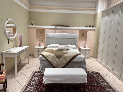 ARMADIO+COMODINI+CONSOLLE+SPECCHIERA EURO 2.000,00 (escluso letto)